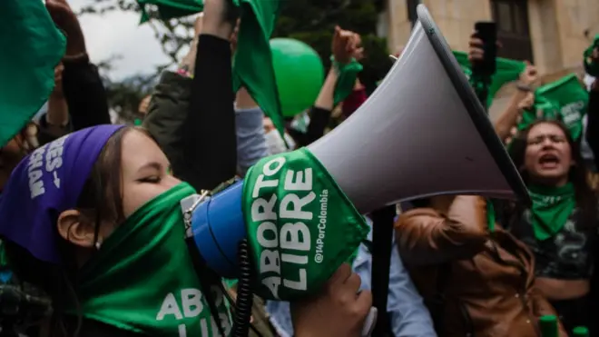 Mujeres en una manifestación en apoyo del aborto libre y seguro.