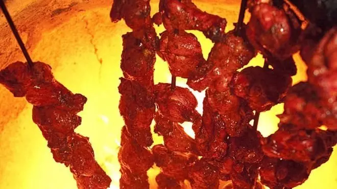 مالیر کوٹلہ کے بازار تندوری مرغ کی بھینی خوشبو سے کھانوں کے رسیوں کو اپنی جانب متوجہ کرتے ہیں