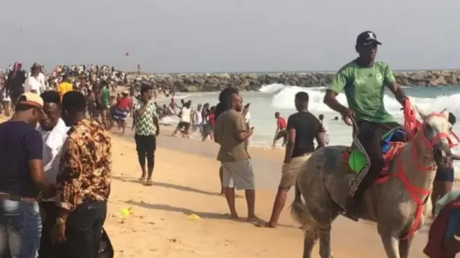 Ndị na-akwọrị ndụ na mmiri dị na Legọs