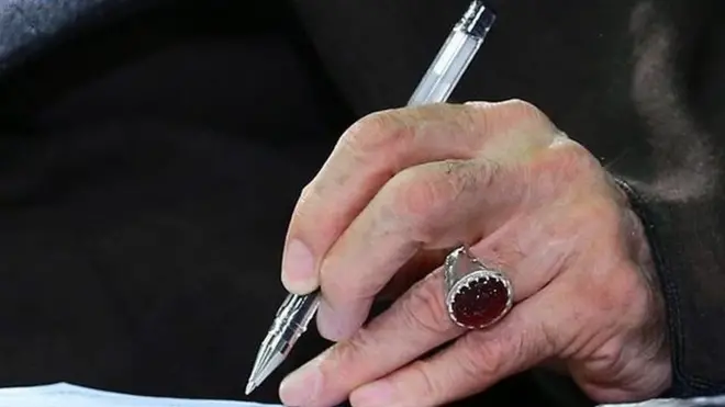 تصویری که همزمان با نهایی شدن برجام در وین، در اینستاگرام عباس عراقچی از مذاکره کنندگان نزدیک به آیت الله خامنه ای منتشر شد