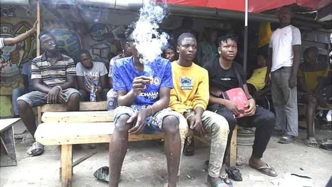 Awọn ọdọ to n mu siga