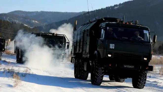 вантажівки