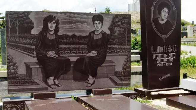 Могилы в Армении