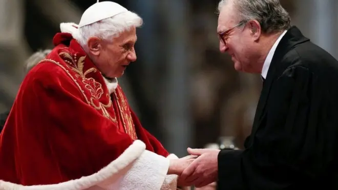 منظمة القديس يوحنا تواجه الفاتيكان بسبب طرد أحد مستشاريها