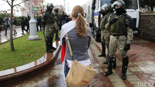 По данным правозащитников, на площади Независимости задержаны более 70 человек.