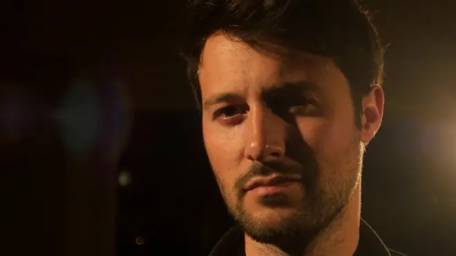 Enric Puig Punyet, de 36 años, decidió desconectarse de las redes sociales hace un año y lleva medio año sin teléfono móvil.