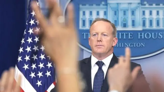 Спайсер заявив, що в Білому домі стежать за ситуацією з арештом опозиціонерів