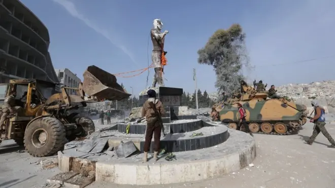 अफ्रिनको मध्यभागमा ढालिएको शालिक