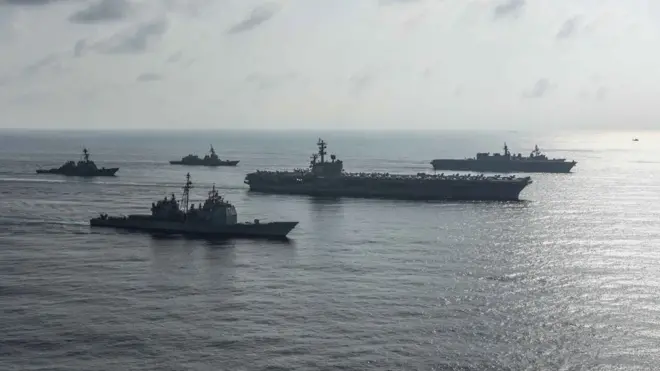 Tàu sân bay USS Ronald Reagan và, tàu tuần dương tên lửa USS Antietam và tàu khu trục tên lửa USS Milius tiến hành một buổi tập với Hải quân Nhật Bản Tàu tự vệ của tàu khu trục trực thăng JS Kaga, tàu khu trục JS Inazumavà tàu khu trục JS Suzutsuki ở Biển Đông hôm 31/8