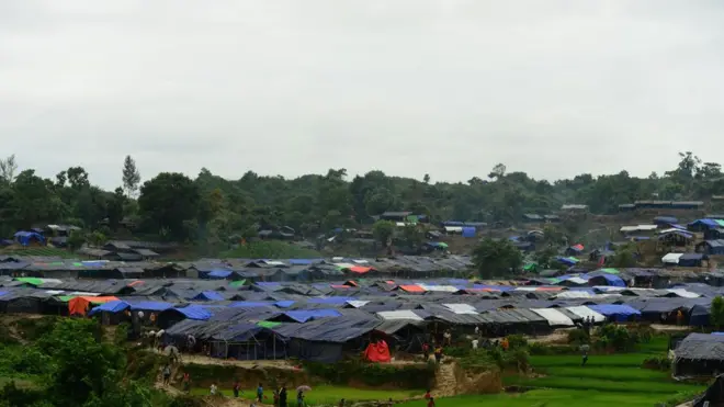 ထွက်ပြေး ရိုဟင်ဂျာ ဒုက္ခသည်များကို နယ်စပ်ဒုက္ခသည် စခန်းများမှာတွေ့မြင်ရပုံ