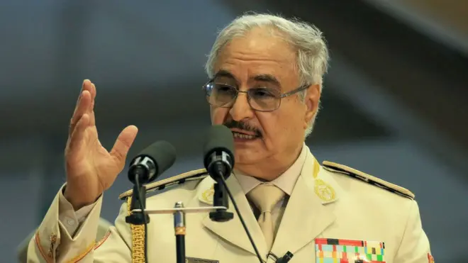 Хафтар призвал своих подчиненных не открывать огонь по мирным жителям