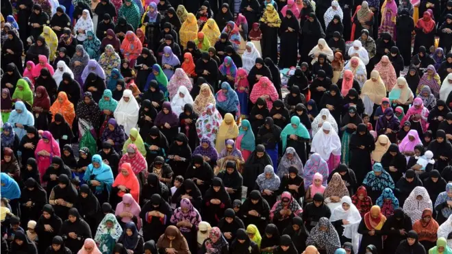 Maxkamadda Sare ee Hindiya ayaa joojisay in seddaxda dalaaqo hal mar lagu dhawaaqo