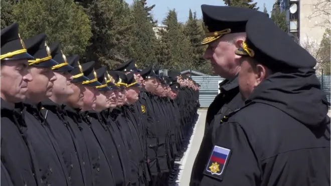 16 апреля минобороны России опубликовало видео со встречи главнокомандующего ВМФ с моряками затонувшего крейсера "Москва"