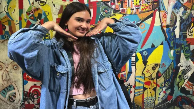 МКЦ је омиљени градски протост где је први пут свирала и где се окупљају њени пријатељи са скопске сцене