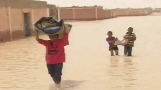 تسجيل درجات حرارة قياسية خلال شهر يوليو/ تموز في تونس والجزائر والمغرب،وتشهد الدول الثلاث الآن موجة من العواصف أدت إلى فيضانات، خاصة في المناطق الجبلية.