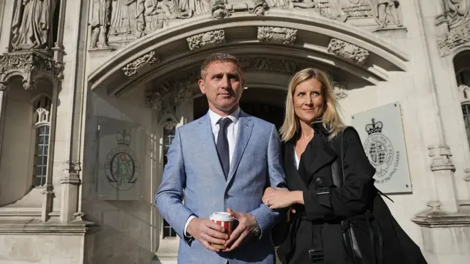 Jon Platt (quien aparece en la foto con su esposa, Sally) se negó a pagar la multa.