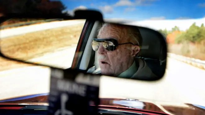 Пенсіонер за кермом