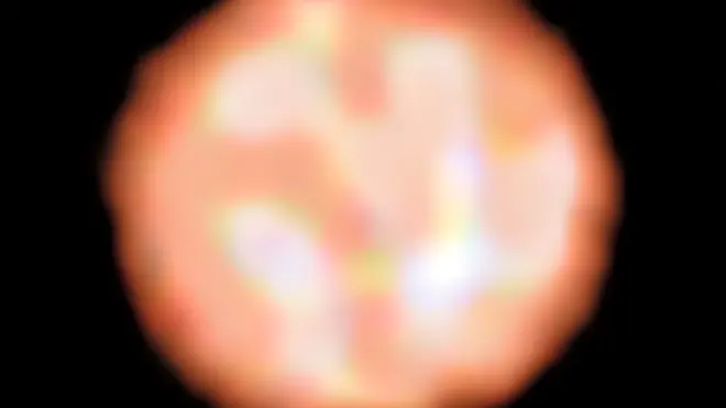 Estrella gigante de color rojo π1Gruis. Foto cortesía: Observatorio Europeo Austral (ESO).