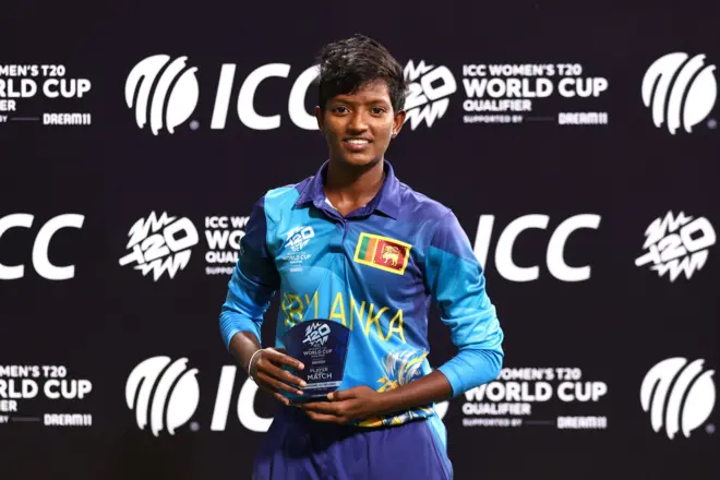 2024 ආසියානු කුසලාන කාන්තා ක්‍රිකට් තරගාවලියේ ඉන්දීය කණ්ඩායමට එරෙහිව රංගිරි දඹුල්ල ජාත්‍යන්තර ක්‍රිකට් ක්‍රීඩාංගණයේ පැවති අවසන් තරගයේදී ශ්‍රී ලංකාවේ ජයග්‍රාහී ලකුණ කවීෂා රැස් කළේ, 6 පහරකිනි