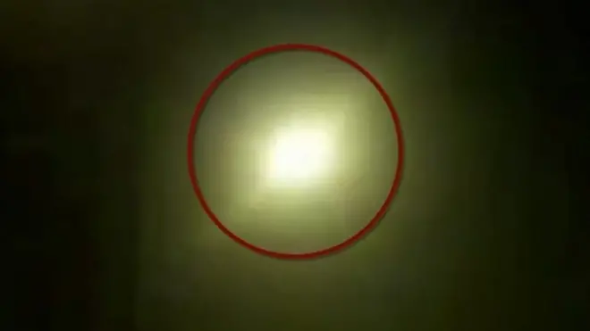 صور تظهر على ما يبدو إصابة الطائرة الأوكرانية في إيران بصاروخ