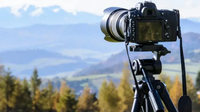 Social media don make snapping photo popular for young people