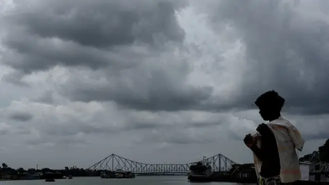 Before the cyclone in Kolkata