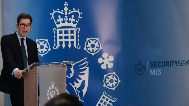 英國軍情五處MI5處長肯·麥卡勒姆 （Ken McCallum）警告公眾應該像警惕恐怖主義一樣警惕來自俄羅斯、中國和伊朗的威脅。