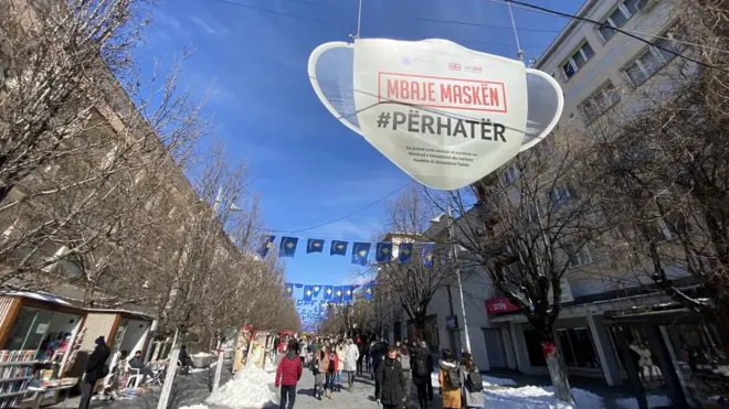 Na ulicama Prištine obavezno je nošenje maski