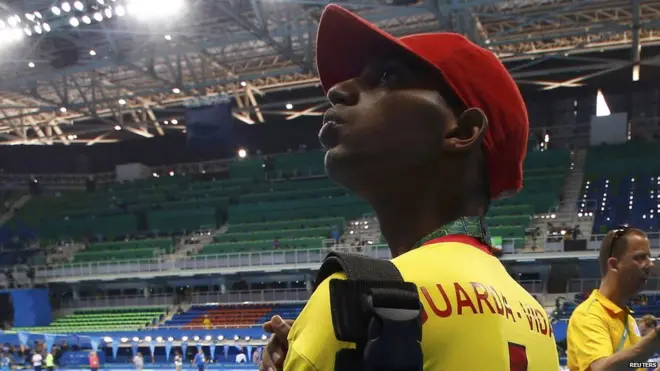 Иногда даже самый ответственный спасатель может заскучать