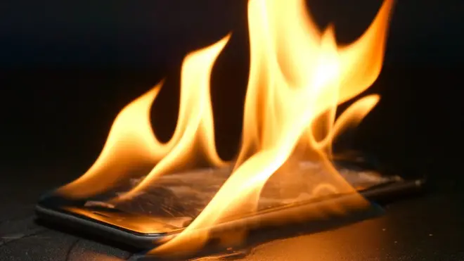 teléfono ardiendo