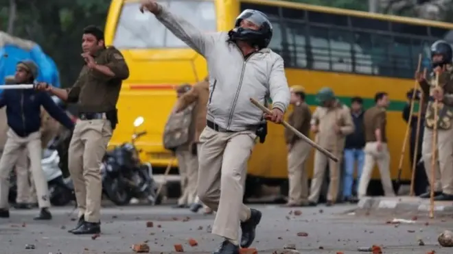 પોલીસદળ