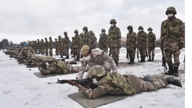 saraakiil Qadari iyo Turki ah oo tabobar siinaya ciidamada Soomaaliya