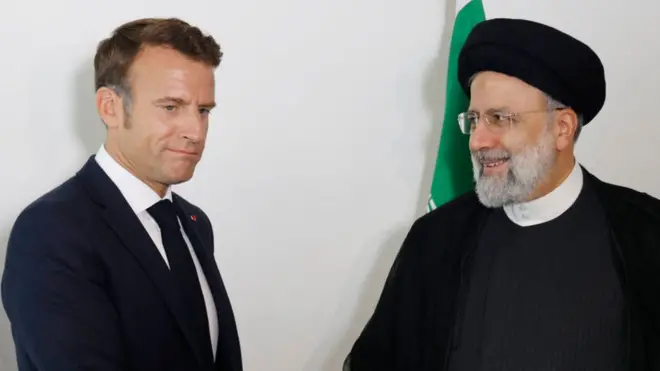 در تصاویری که از ملاقات روسای جمهوری دو کشور منتشر شده، آقای رئیسی چهره خندانی دارد