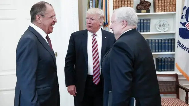 ABD Başkanı Donald Trump, Rusya Dışişleri Bakanı Sergei Lavrov ve Rusya'nın ABD Büyükelçisi Sergei Kislyak aynı karedeler.