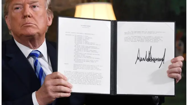 ترامب يوقع على قار انسحاب الولايات المتحدة الأمريكية من الاتفاق النووي الإيراني
