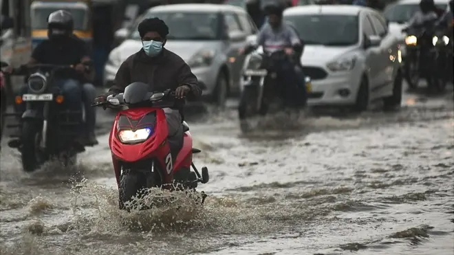 भारी बारिश