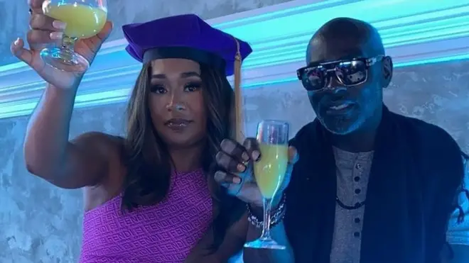 Acclamations du père et de la fille