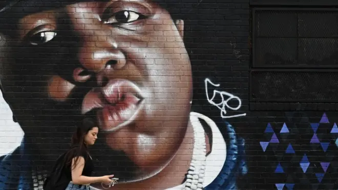 Перше місце критики віддали синглу Juicy з дебютного альбому американського репера Notorious B.I.G.