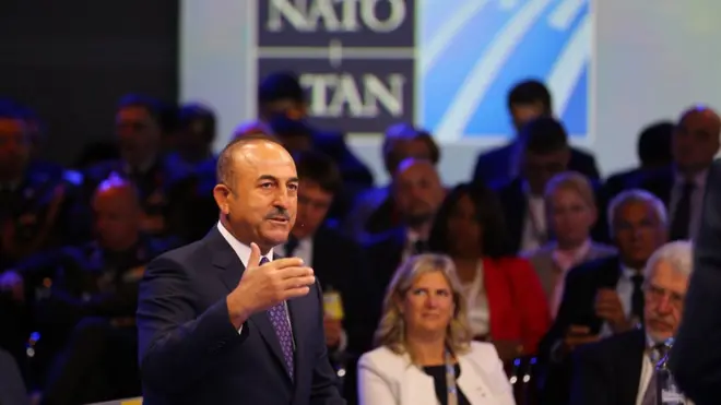 Dışişleri Bakanı Mevlüt Çavuşoğlu'nun, Holllandalı mevkidaşı Stef Blok ile Brüksel'deki NATO zirvesinde görüştüğü belirtildi.