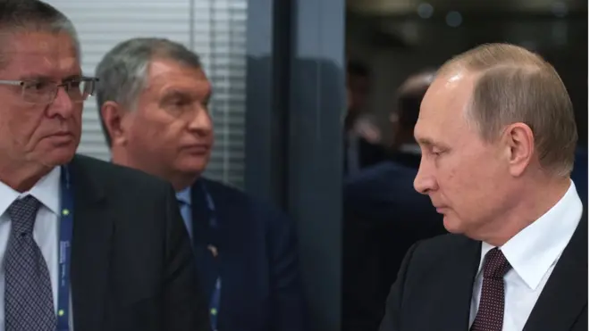 Путин отказался комментировать "дело Улюкаева" и его домашний арест