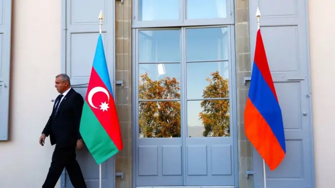 پرچم ارمنستان و جمهوری آذربایجان