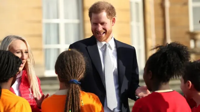 Pangeran Harry pekan ini menjadi pembawa acara laga Piala Dunia Liga Rugby di Buckingham Palace.
