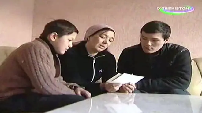 Koʻrsatuvda mahbuslarning oila aʼzolari ham namoyish etildi