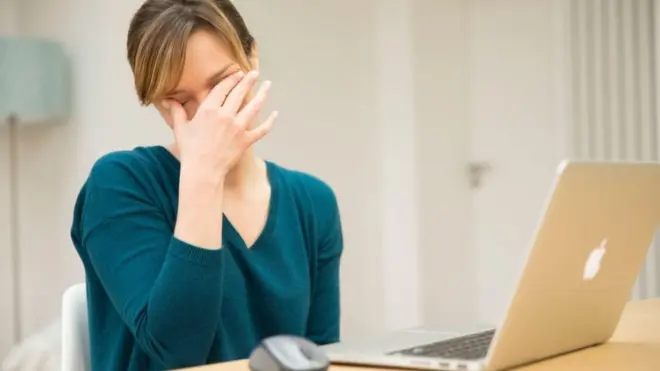 Втомлена жінка