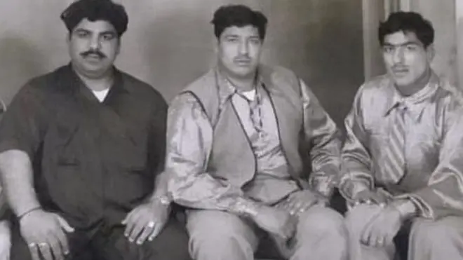 भोलू पहलवान अपने भाइयों असलम और गोगा के साथ.