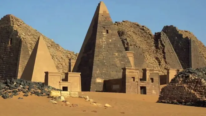 Pirámides nubias en Sudán