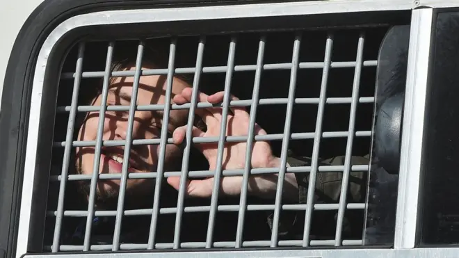 Воскресный митинг обернулся самыми массовыми с 1993 года задержаниями