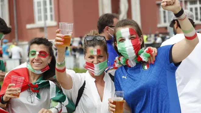 Italьяnki v Rime boleюt za sbornuю