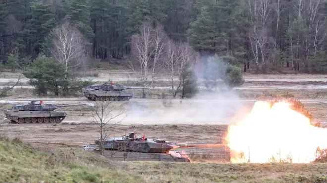 الجيش الألماني يدرب جنود أوكرانيين على استخدام دبابات ليوبارد