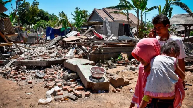 Gempa di Lombok menimbulkan kerugian hingga Rp8,8 triliun dan merusak setidaknya 17 ribu rumah.